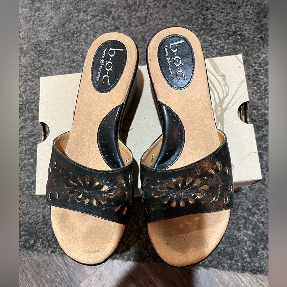 BOC—Born concept. Black leather sandals. Flower motif. Size 7M. Gently worn.